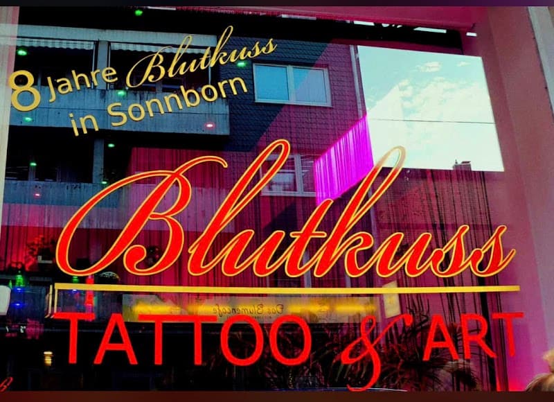 Blutkuss - Tattoo & Art