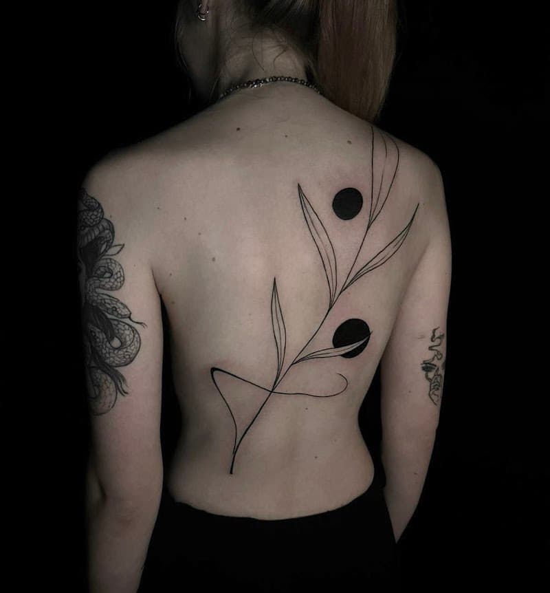 Minimalistische tak met bladeren en twee zwarte cirkels op de rug.