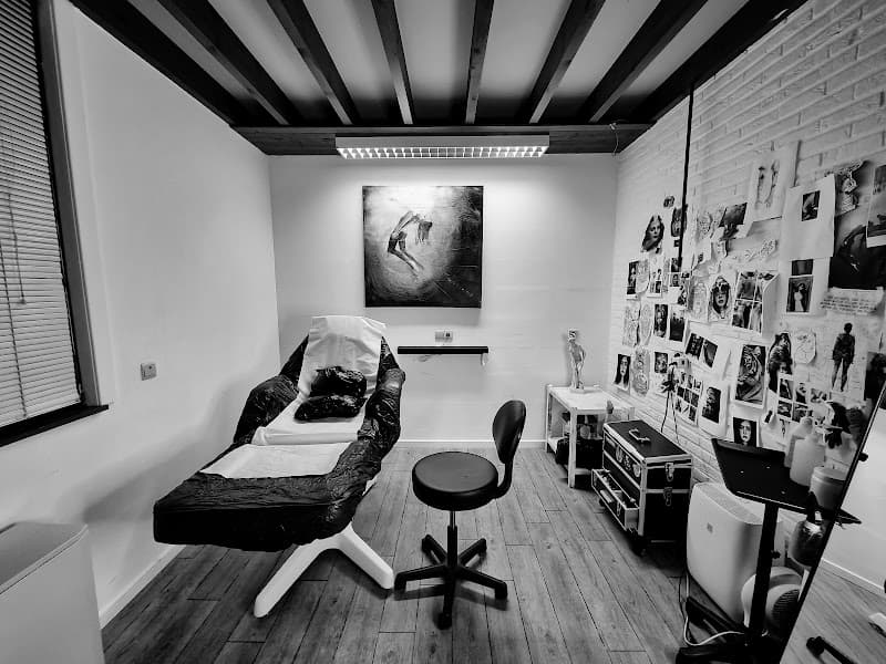 Inksecte - Tattoo Studio & Art Gallery - Seulement pour RDV