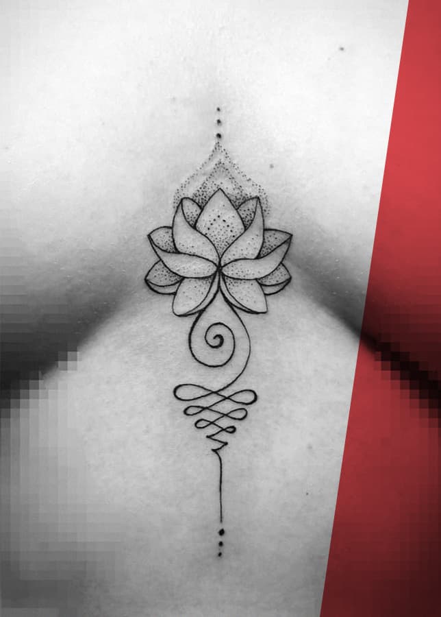 Fineline lotus met unalome symbool op borstbeen.