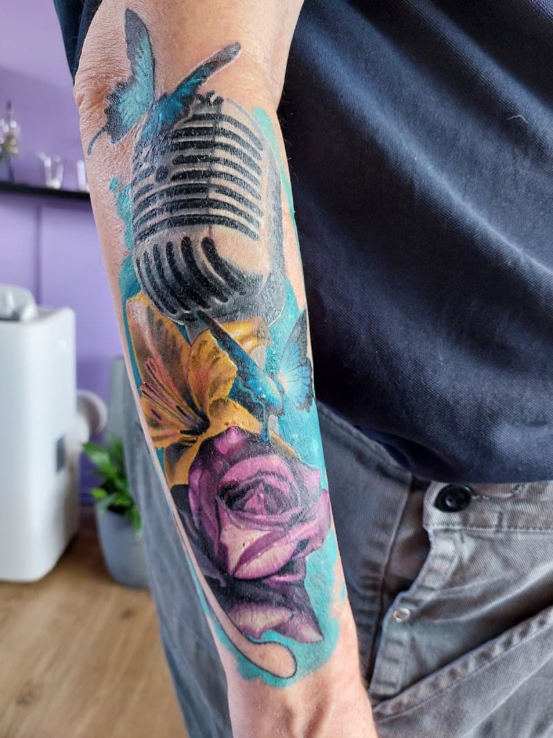 Ninety-Nine Tattoos Elst ℬ