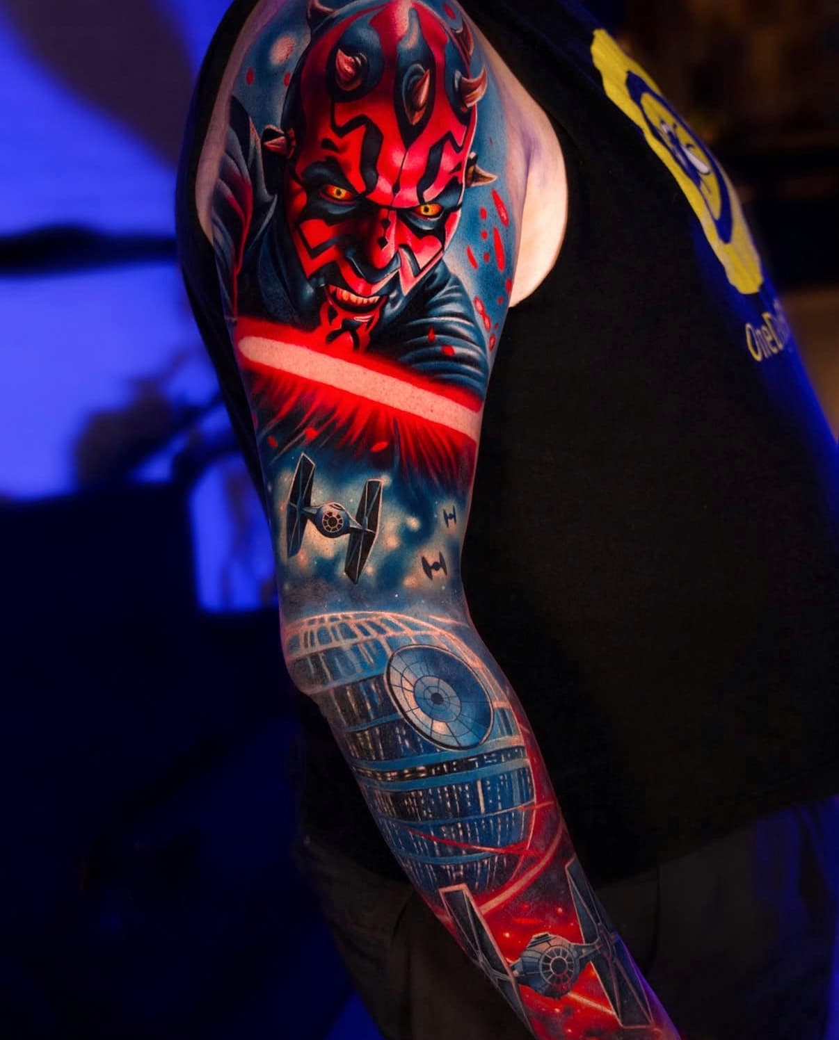 Realistische Star Wars sleeve met Darth Maul, Death Star en TIE fighters.