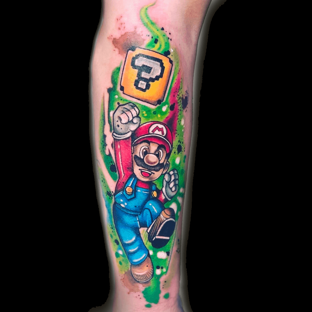 Kleurrijke Mario die een vraagtekenblok raakt, watercolor stijl.