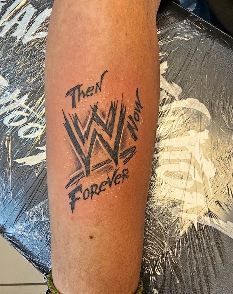 WWE logo met "Then Now Forever" tekst in schetsstijl op onderbeen.