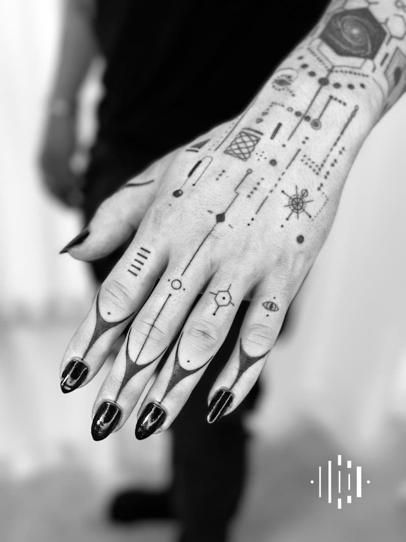 Lucky Dubz Tattoo Studio