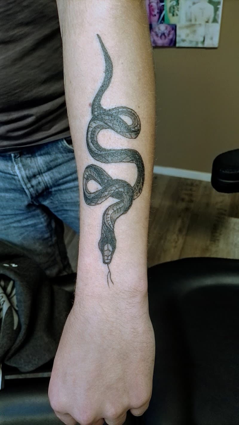 Black Eagle Tattoo & Piercing